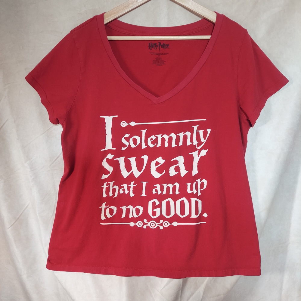 Torrid Harry Potter "I Solemnly Swear" Red V-Neck Graphic Tee Women's 2X / 2